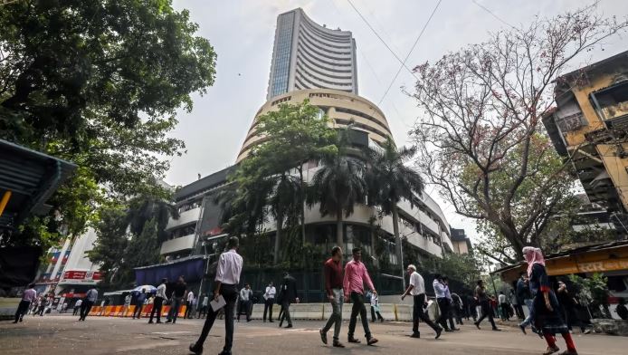 सेंसेक्स में 800 अंक चढ़कर 80,000 के पार पहुंचा:निफ्टी भी 230 अंक ऊपर 