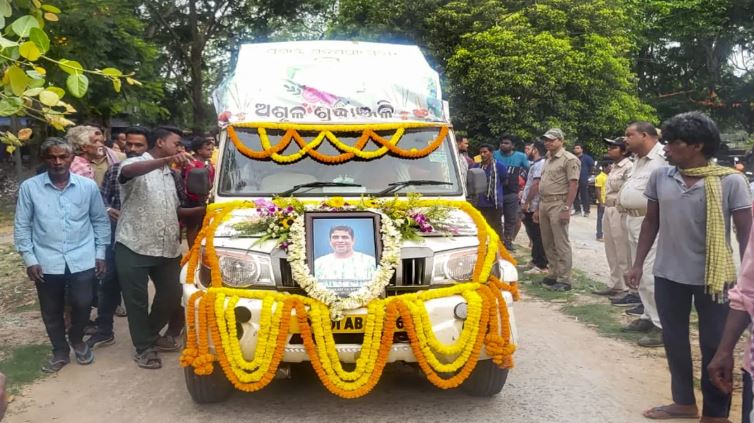 कश्मीर घूमने के लिए महीनों तक जोड़े पैसे, आतंकी हमले में मौत