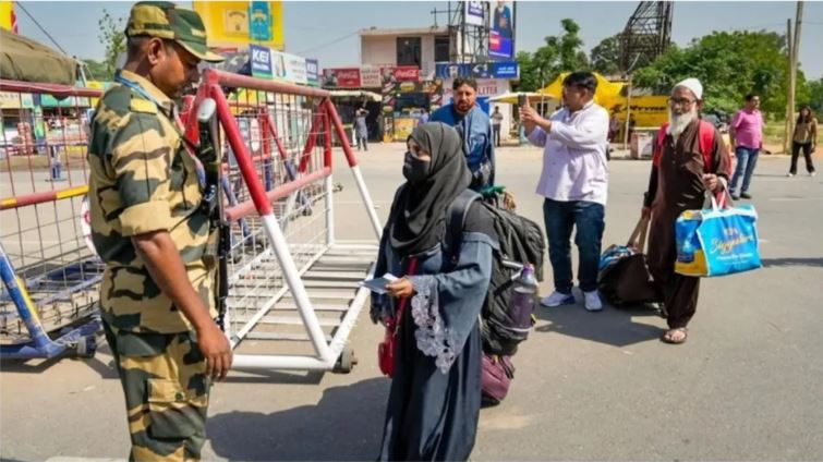 अबतक 926 पाकिस्तानी नागरिक भेजे गए पाकिस्तान