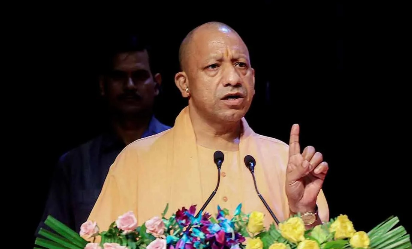 UP: नेपाल सीमा के पास 350 अवैध धार्मिक स्थलों पर एक्शन, चला बुलडोजर