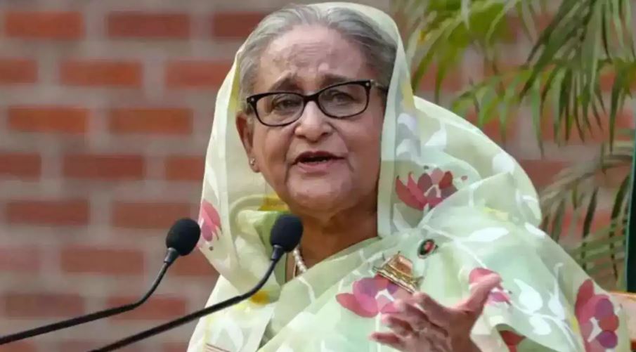 शेख हसीना और उनके बेटे समेत 16 अन्य के खिलाफ जारी हुआ नया गिरफ्तारी वारंट