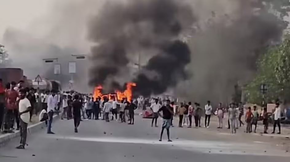 मुर्शिदाबाद में हिंसा के बाद हालात काबू, BSF तैनात:इंटरनेट बंद