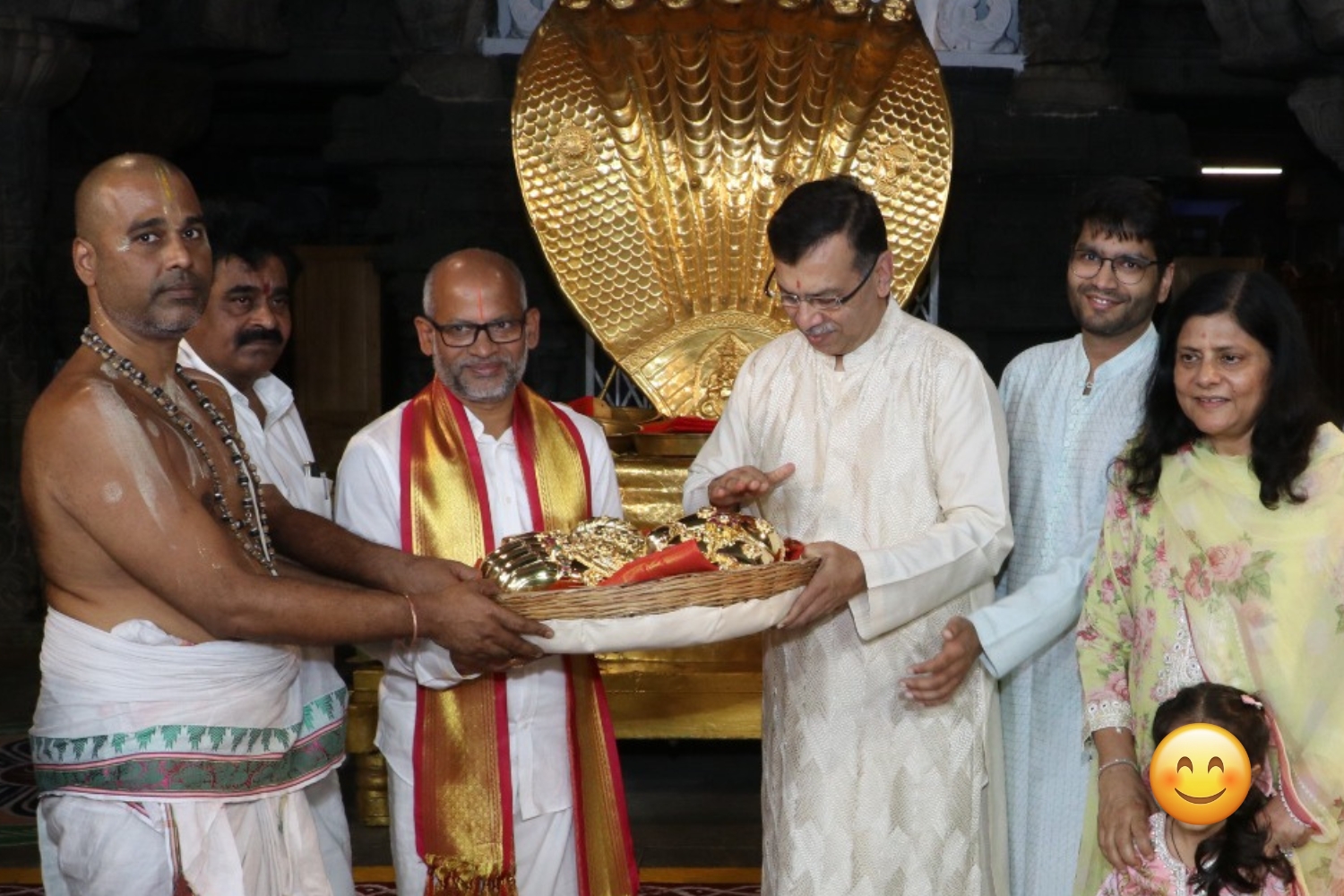 तिरुपति बालाजी मंदिर में IPL की इस टीम के मालिक ने चढ़ाया करोड़ों का सोना