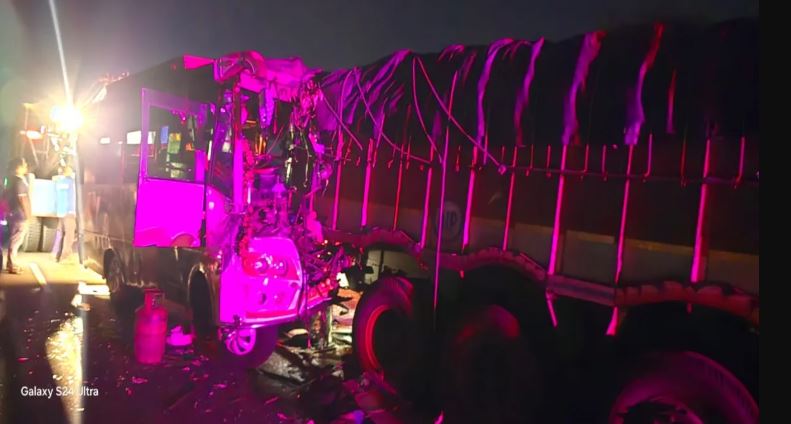 कर्नाटक: कलबुर्गी में भीषण सड़क हादसा,पांच लोगों की मौत, 11 घायल