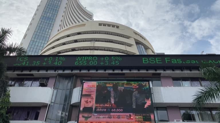 सेंसेक्स 746 अंक चढ़कर 82,188 पर बंद:निफ्टी भी 252 अंक बढ़कर 25003 पर पहुंचा