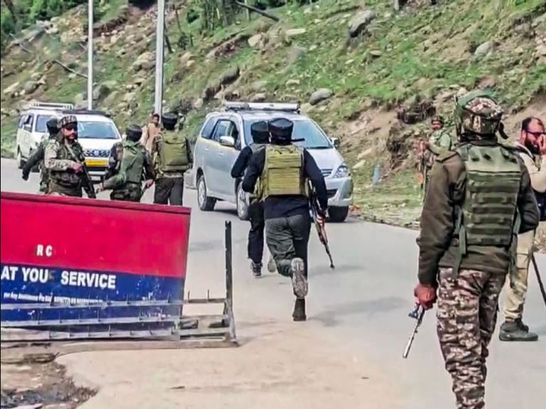 पुलवामा के बाद पहलगाम में सबसे बड़ा आतंकी हमला:27 पर्यटकों की मौत