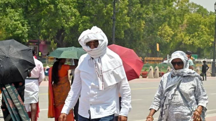 दिल्ली समेत 11 राज्यों में भीषण गर्मी का येलो अलर्ट